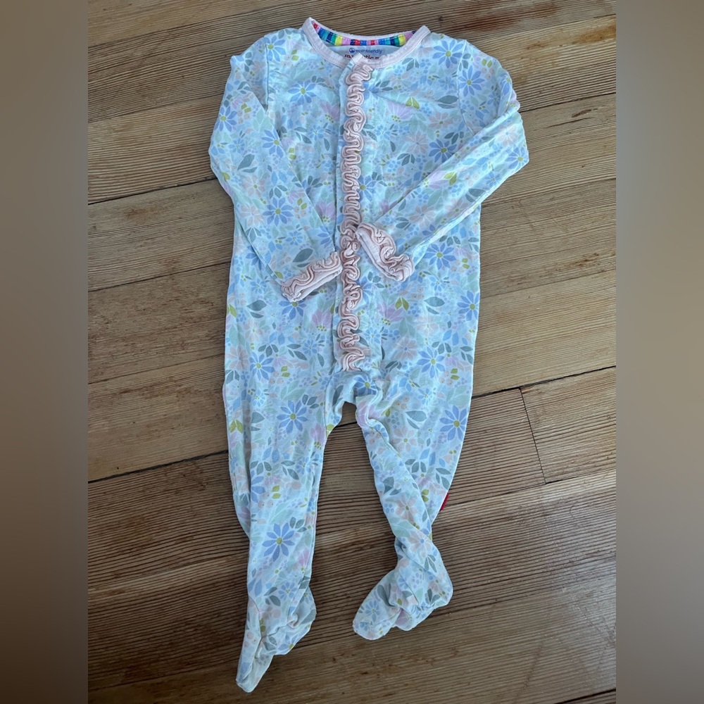 Magnetic Me 3-6 Months